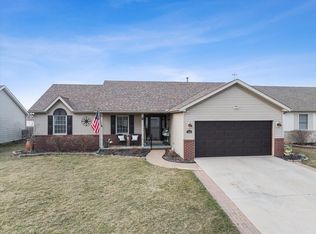 1916 Saltonstall Dr, Normal, IL 61761