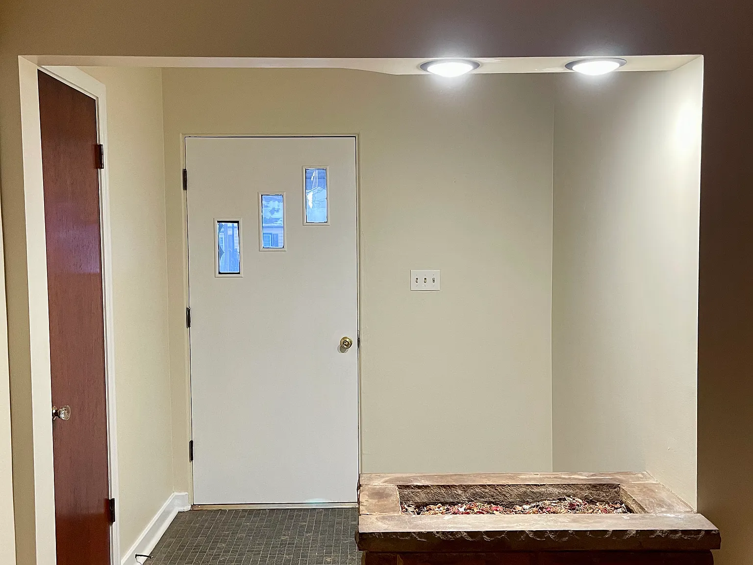 7023 Magoun Ave — Photo 3