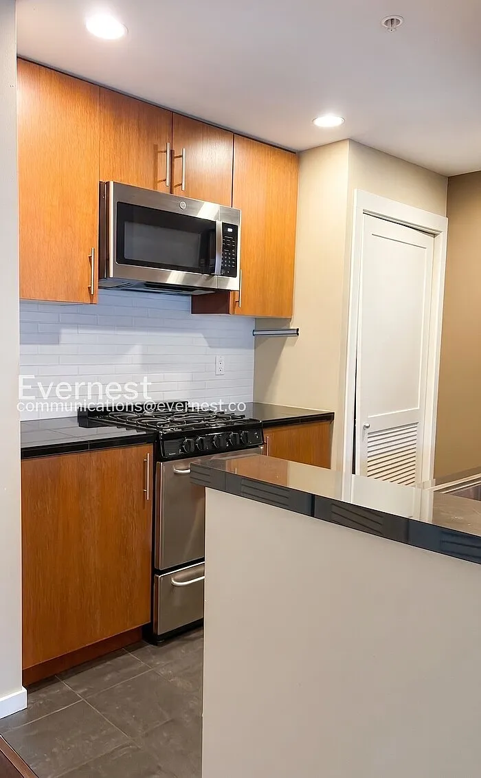2721 1st Ave — Photo 3