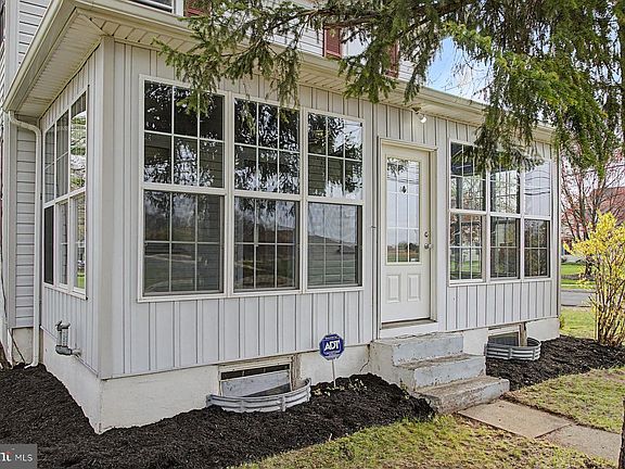 4th image of 1261 Snyder Rd