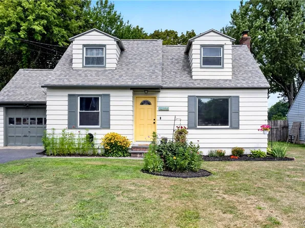 126 Dolshire Dr, North Syracuse, NY 13212