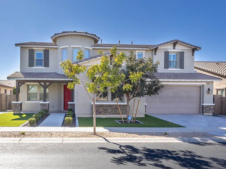 22725 E Desert Hills Dr — Photo 2