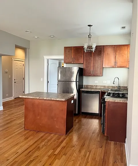 2000 S Throop St #3F — Photo 1