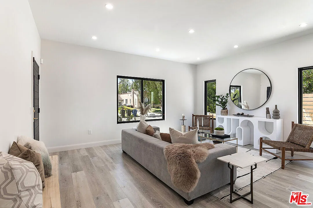 2 bed, 2.5 bath, 1400 sqft, $6,450 — Photo 4