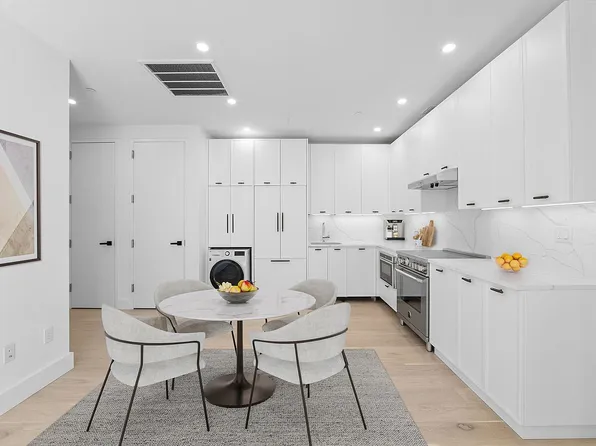 501 47th Rd #2B, Long Island City, NY 11101