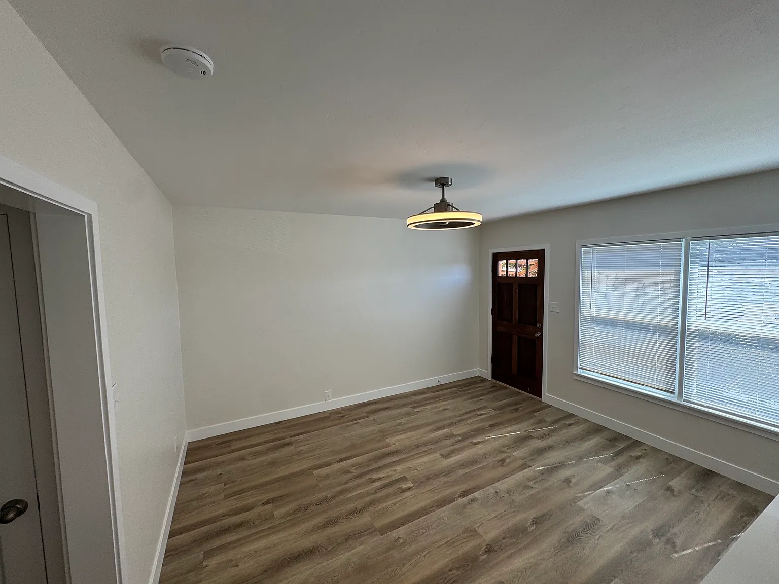 1 bed, 900 sqft, $2,350 — Photo 2