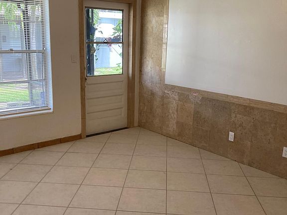 2nd image of 210 SE 3rd Ave