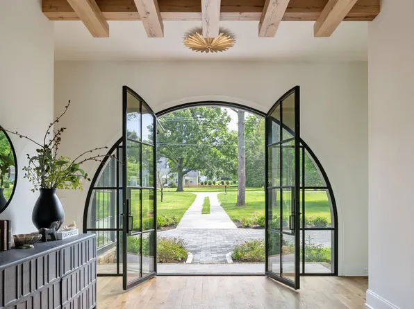 2805 Tyne Blvd, Nashville, TN 37215