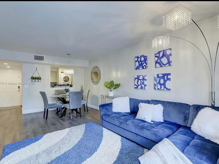 1350 SE 3rd Ave #211 — Photo 4