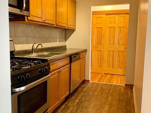 3rd image of 615 E 18th St #8859009