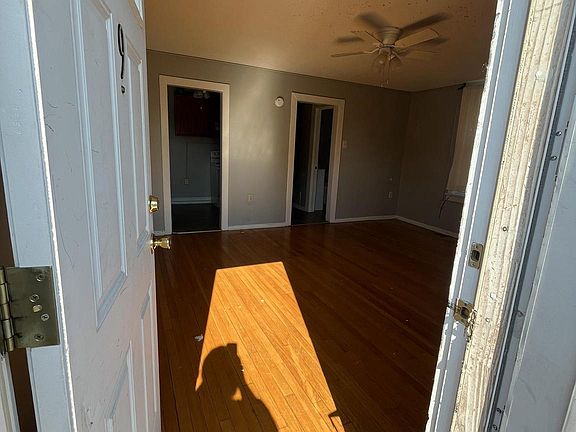 3rd image of 44 S Loudoun St #9