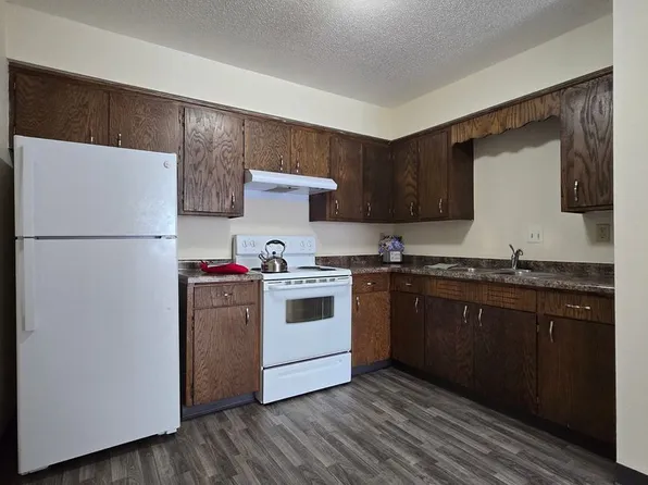 904 North Ridge I, 904 Thomas Ave NE #11, Jamestown, ND 58401