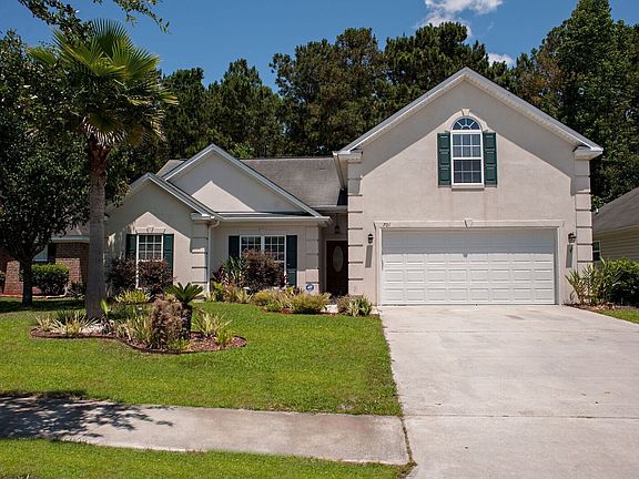 2nd image of 701 Laurel Hill Cir