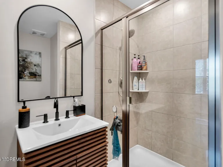 35 Kelly Way — Photo 17