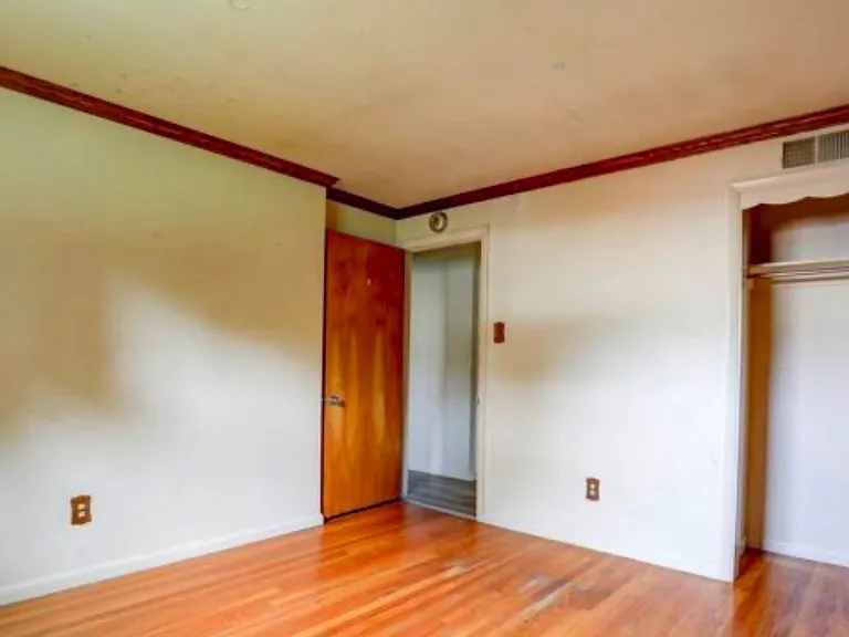 83 N Church St SW — Photo 15
