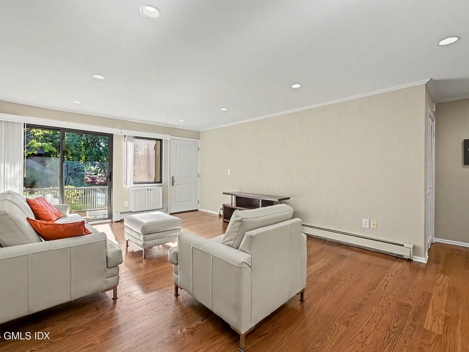 1 bed, 1.0 bath, 728 sqft, $3,200 — Photo 3
