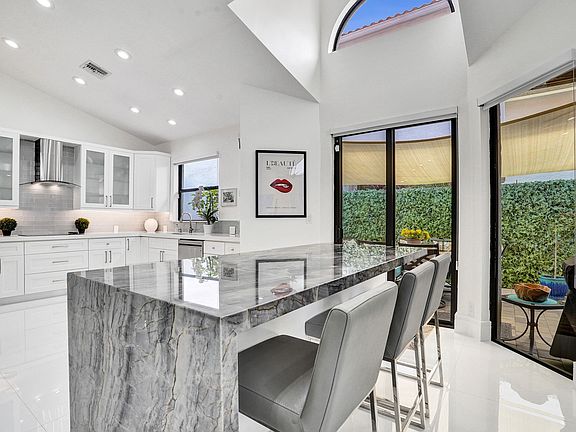 5th image of 5851 NW 21st Avenue