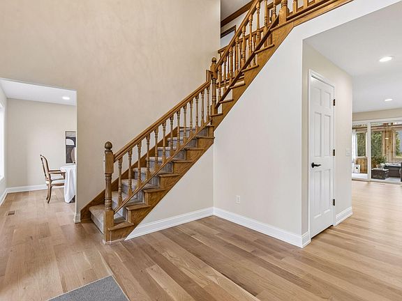 5th image of 2107 Windsong Cir