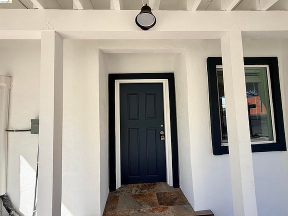 3rd image of 321 Benicia Rd