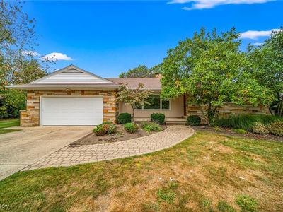 666 Strumbly Dr, Highland Heights, OH, 44143