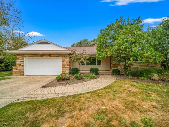 666 Strumbly Dr, Highland Heights, OH 44143