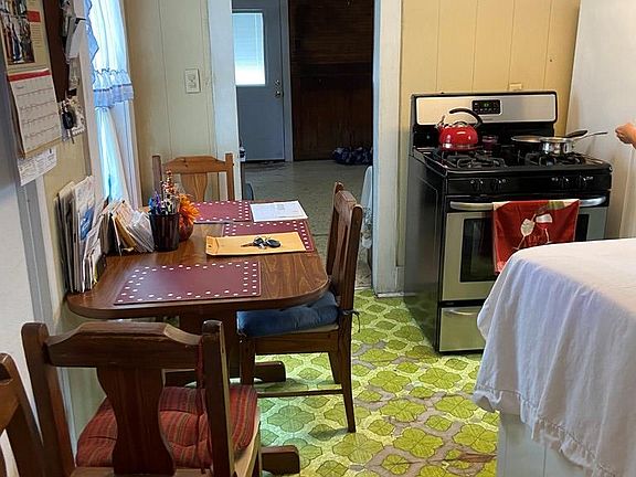 2nd image of 1613 Avenue B