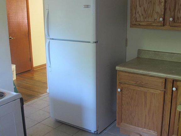 2nd image of 4928 Jeanne St
