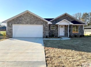 114 Village Pl, Wake Village, TX 75501