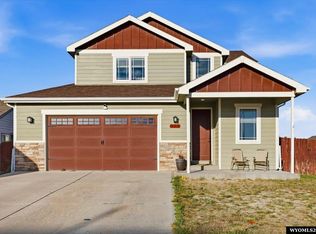 748 Discovery St, Mills, WY 82644