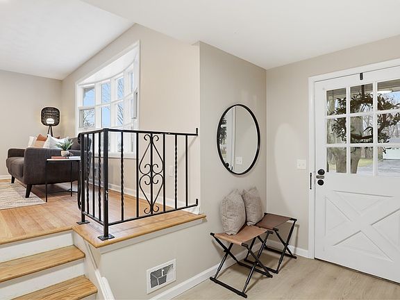 4th image of 31 Erath Dr