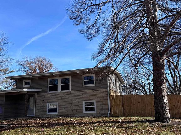 3rd image of 400 N 73rd St