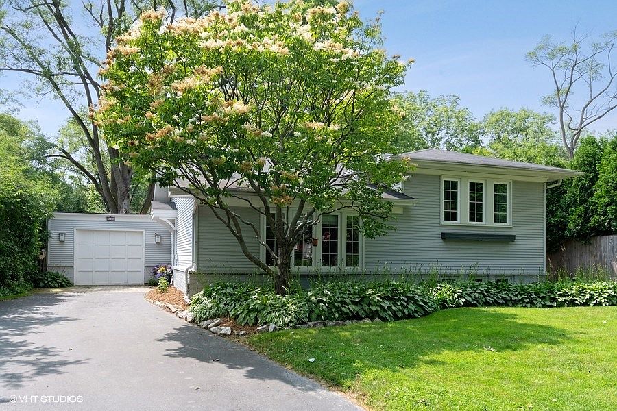 1st image of 3244 Summit Ave
