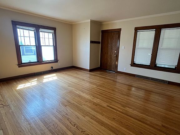 3rd image of 4232 Marcy St