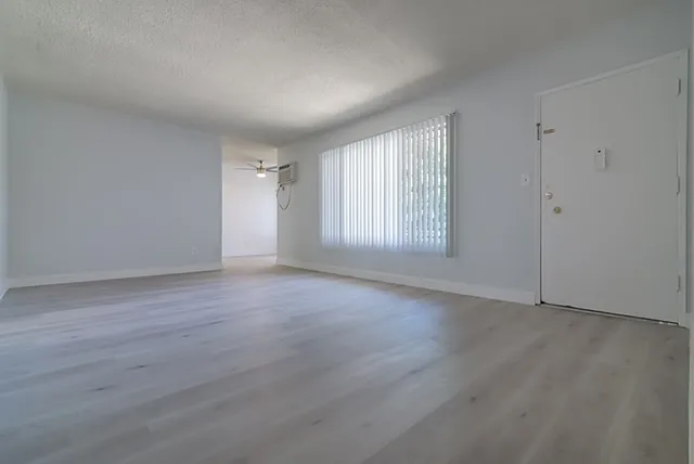 4060 Stevely Ave #19 — Photo 9