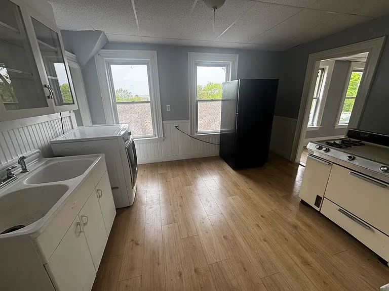 48 Dutton St #2 — Photo 5