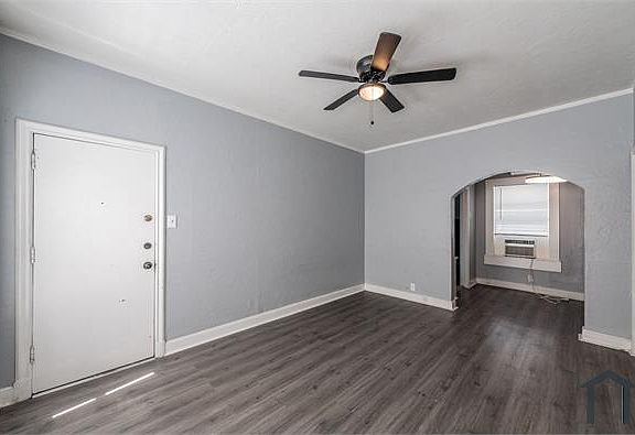 3rd image of 403 W Hollywood Ave APT 2