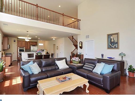 2nd image of 47 Tuscany Dr