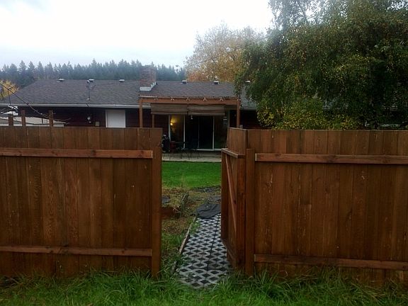 Gate to Edgewood Pool