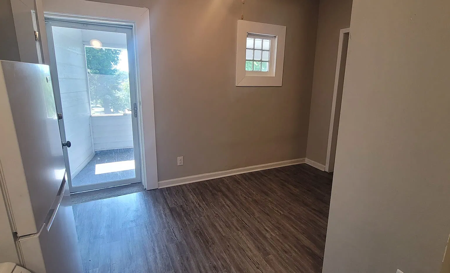 1 bed, 350 sqft, $875 — Photo 1