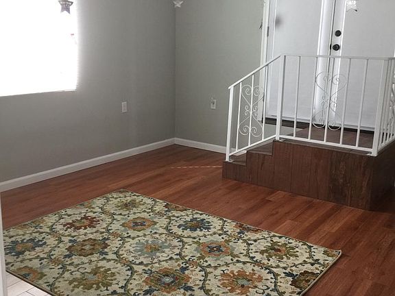 4th image of 3405 Hollydale Dr