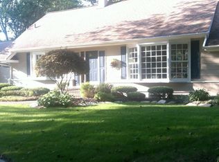 1136 Dove Ct, Naperville, IL 60540