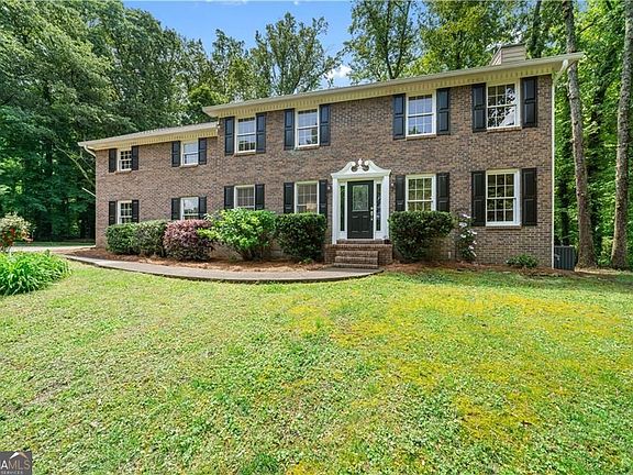 3rd image of 4752 Forest Glen Ct NE