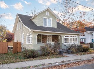 225 W Chestnut St, Selinsgrove, PA 17870