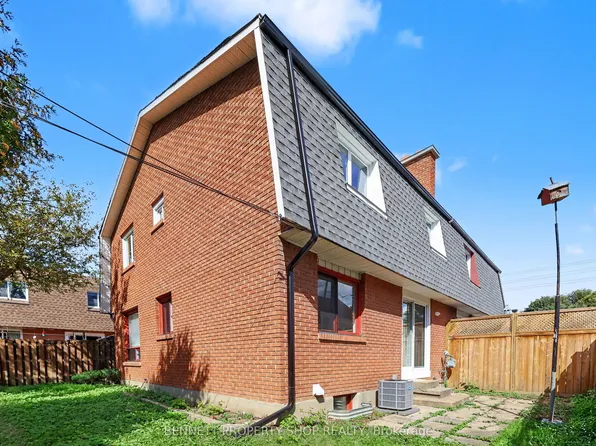 639 Morin St #7, Ottawa, ON K1K 3G8