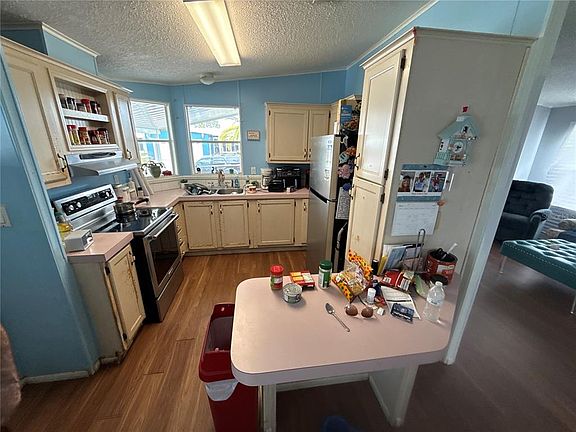 4th image of 34034 Estates Ln