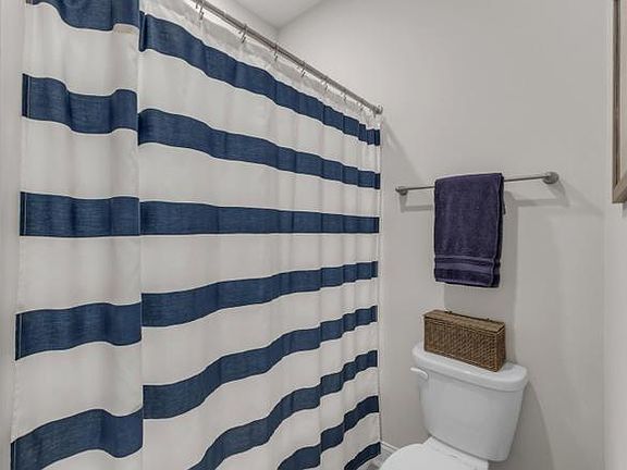 3rd image of 1526 Cloverfield Ct