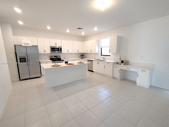 3rd image of 11919 SW 241st St