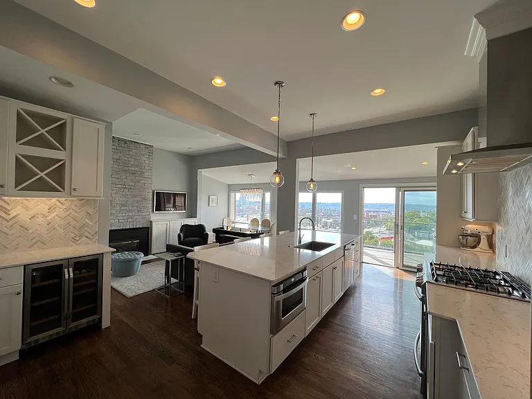 1279 Ida St — Photo 1
