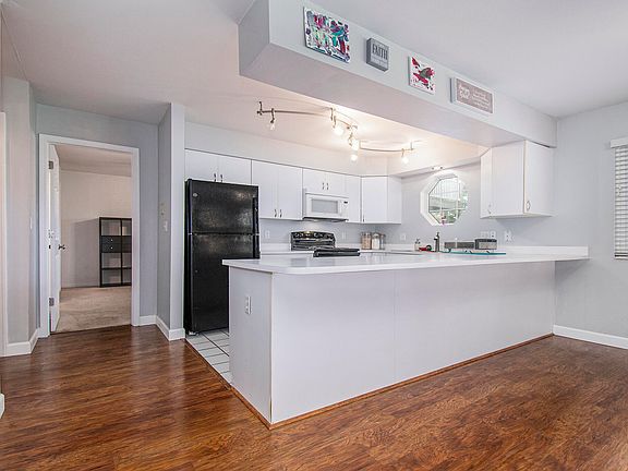 4th image of 4164 W Centre Ave