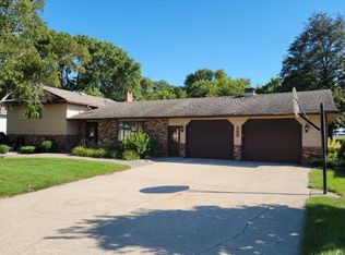 702 8th St SW, Wells, MN 56097